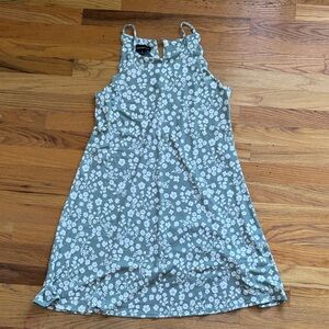 Floral Sleeveless Dress in Light Green